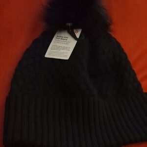 Lululemon Black Bubble Knit Pom Beanie